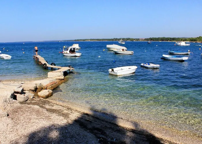 아파트 With A Parking Space Stinjan, - 15560 *