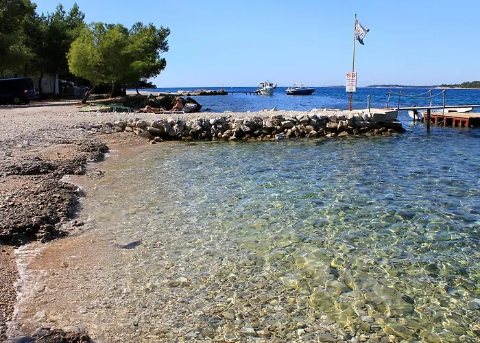 With A Parking Space Stinjan, - 15560 아파트 풀라