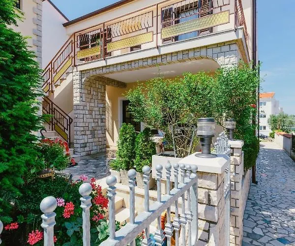 With A Parking Space Stinjan, - 15560 *