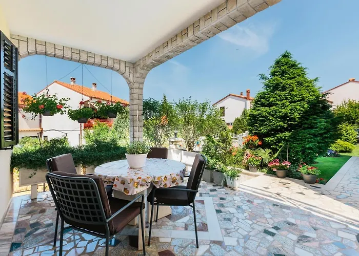 With A Parking Space Stinjan, - 15560 아파트