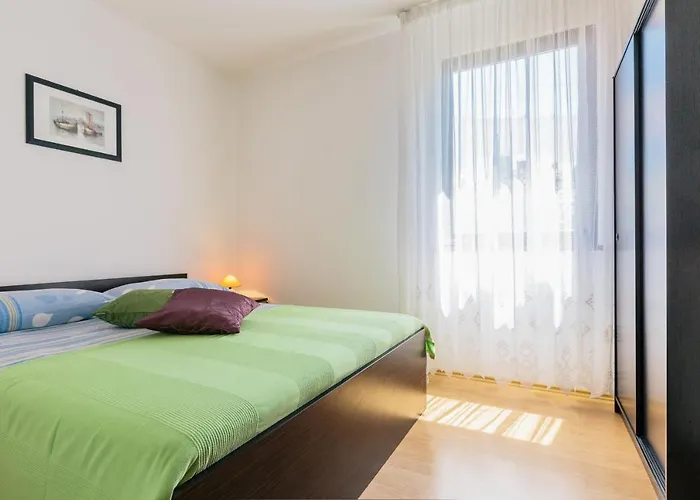 With A Parking Space Stinjan, - 15560 아파트 풀라