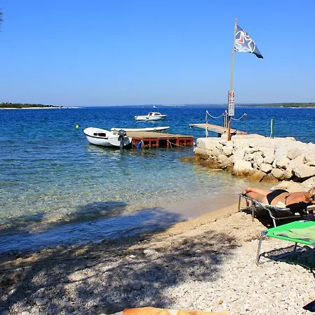 Апартаменты With A Parking Space Stinjan, - 15560 Пула